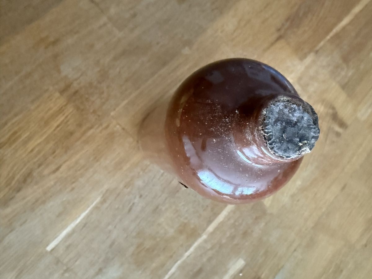 Spirituosen: Antike Riga Black Balsam, Tonflasche Alkohol – Gebraucht aus Goldach von Messerguru 5