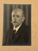 Antikes Portraitfoto, aus Jahr 1939.