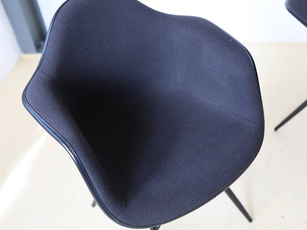 Vitra Sedie: 2 VITRA Armchairs DAW von Eames – Usato da Meinisberg venduto da atelier_TILIJA 2