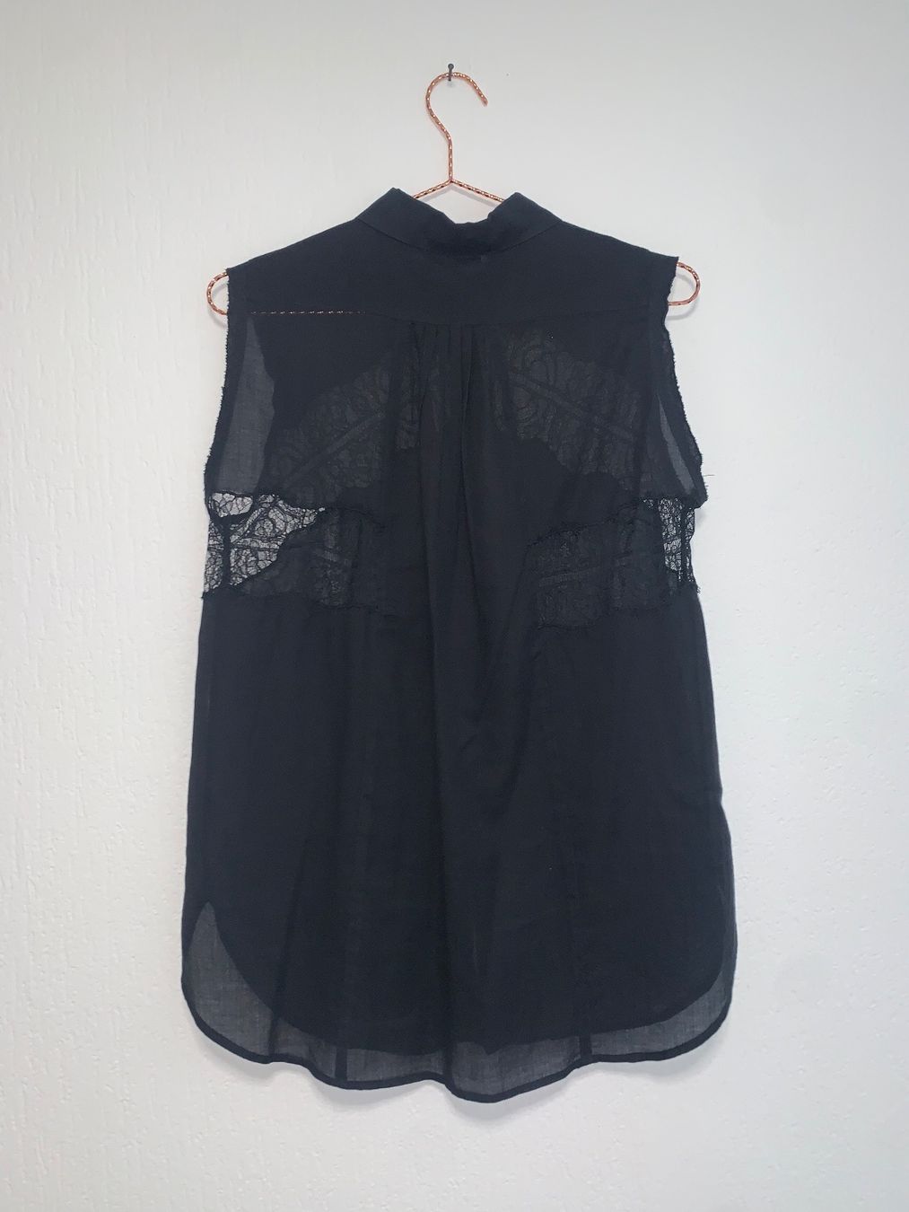 Sandro Top: Top Sandro coton et dentelle noir – Usato da Lausanne venduto da Xiaoxi 1