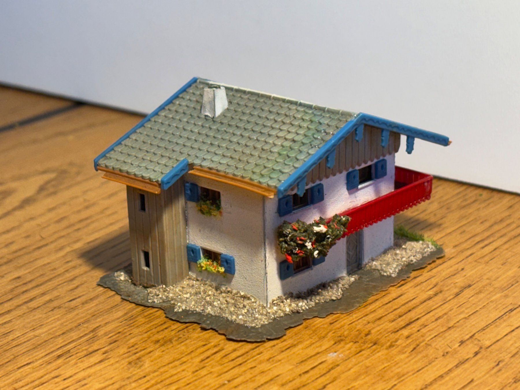 Modellini di ferrovie: G0795: Chalet (Spur N) – Usato da Birsfelden venduto da Birs_25 1