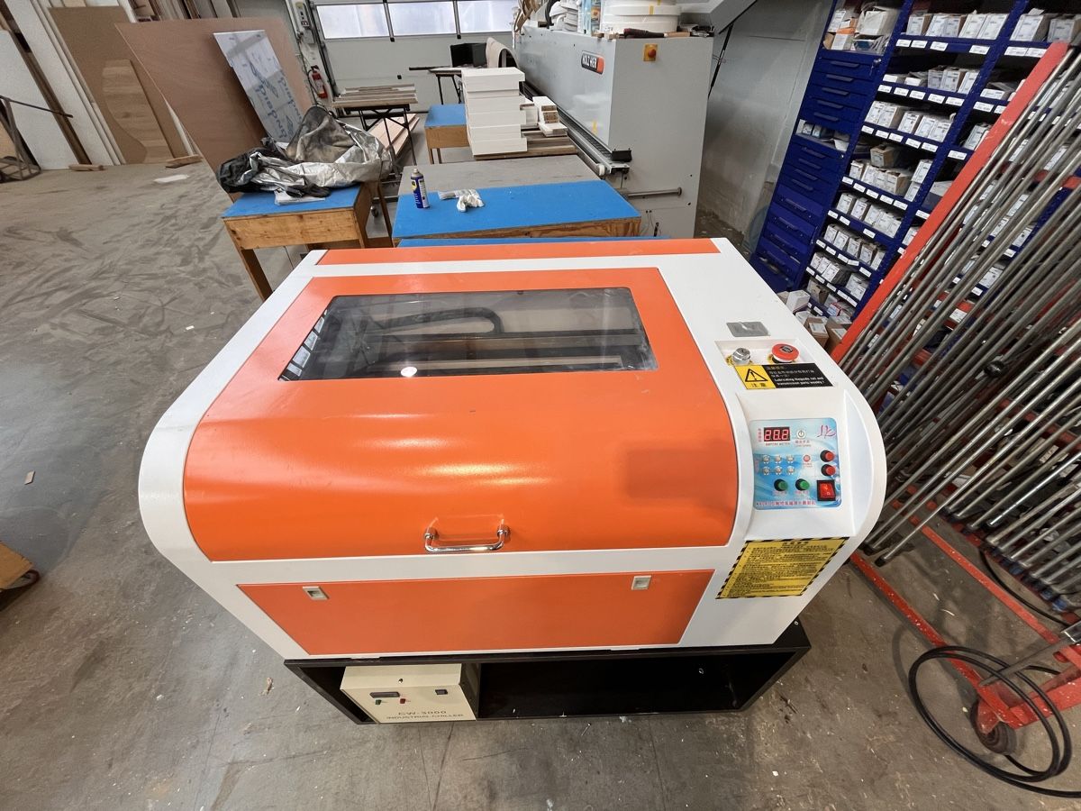Tutte le macchine: Laser Gravierer CO2 60W – Usato da Bülach venduto da Stitch79