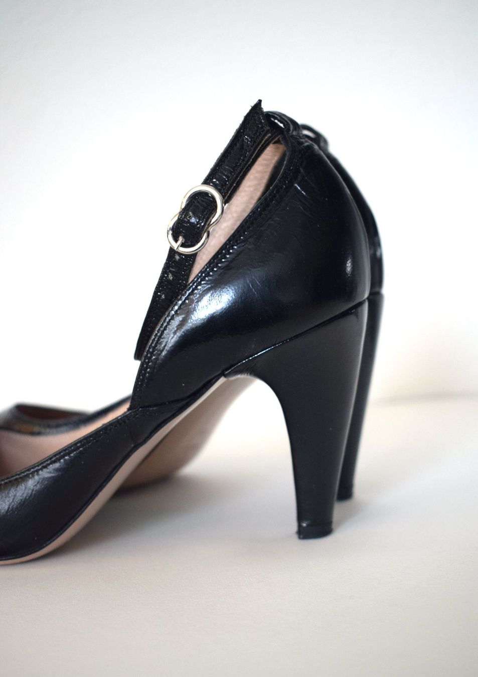 Navyboot Scarpe da donna: NAVYBOOT Pumps Gr. 37 Sandalen Lackleder – Usato da Dulliken venduto da ichwettichhett 5