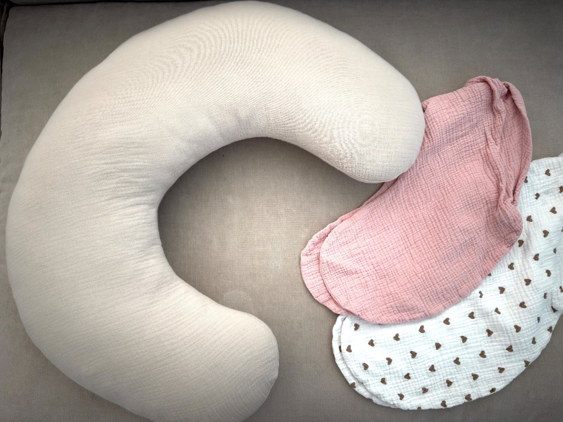 Cuscini: Nursing and breastfeeding pillow – Usato da Davesco-Soragno venduto da luganoluxuryshop 2