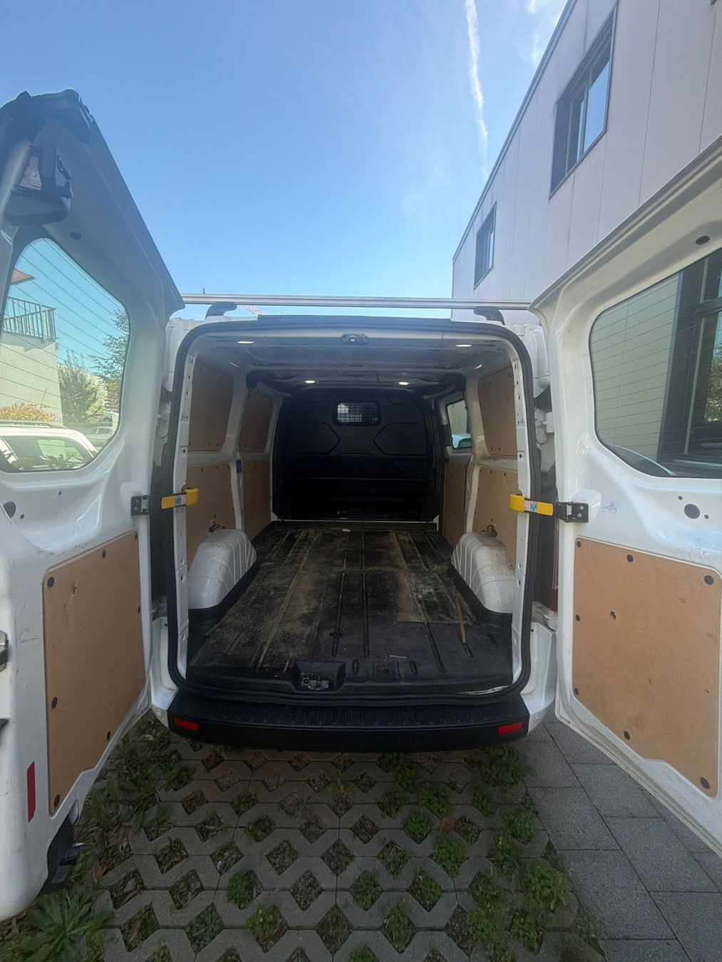 Ford Autos: Ford Transit Custom weiss mit Dachträger – Défectueux à Buttisholz par NG4S 7