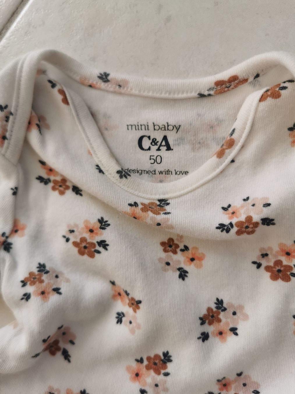C&A Lotti & Set di vestiti: C&A Bodys Lang und Kurzarm Gr. 50 – Usato da Brunnen venduto da JJaime 1