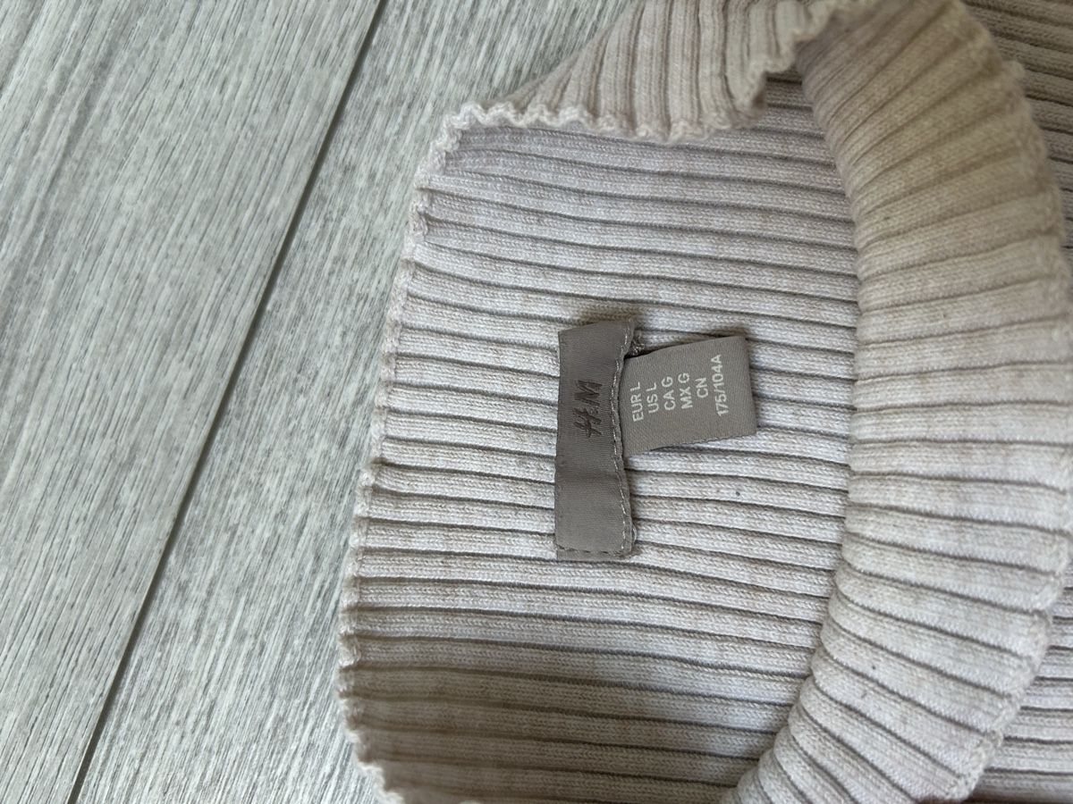 H&M Pullover & Sweatshirts: Pull col montant H&M beige côtelé – Gebraucht aus Genève von and_k79x 1