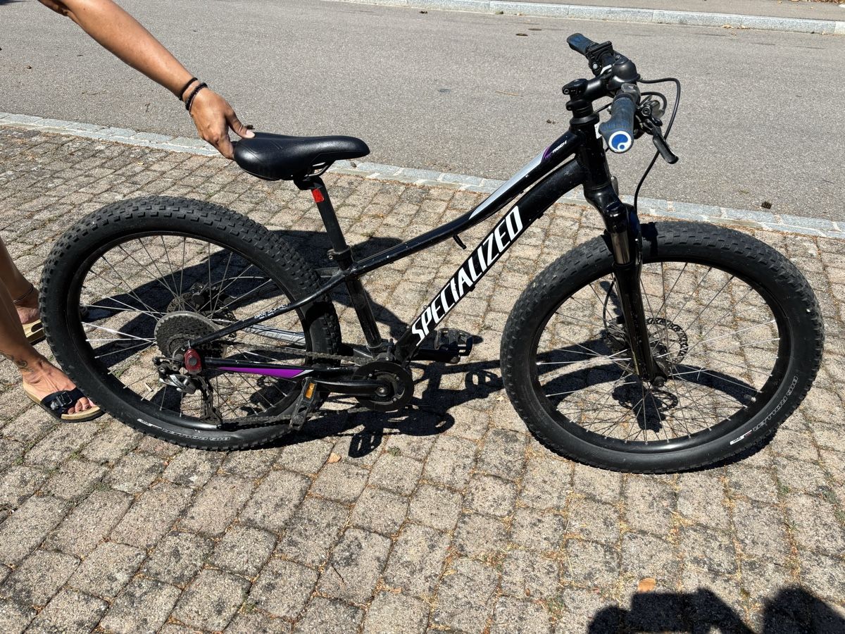 Specialized Vélos: Kinder Mountainbike, stark gebraucht – D'occasion à Magden par HPIA 1