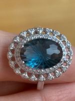 Luxus Elegante Gr.18/8 Ring Farbe: Silber /blau Zirkonia