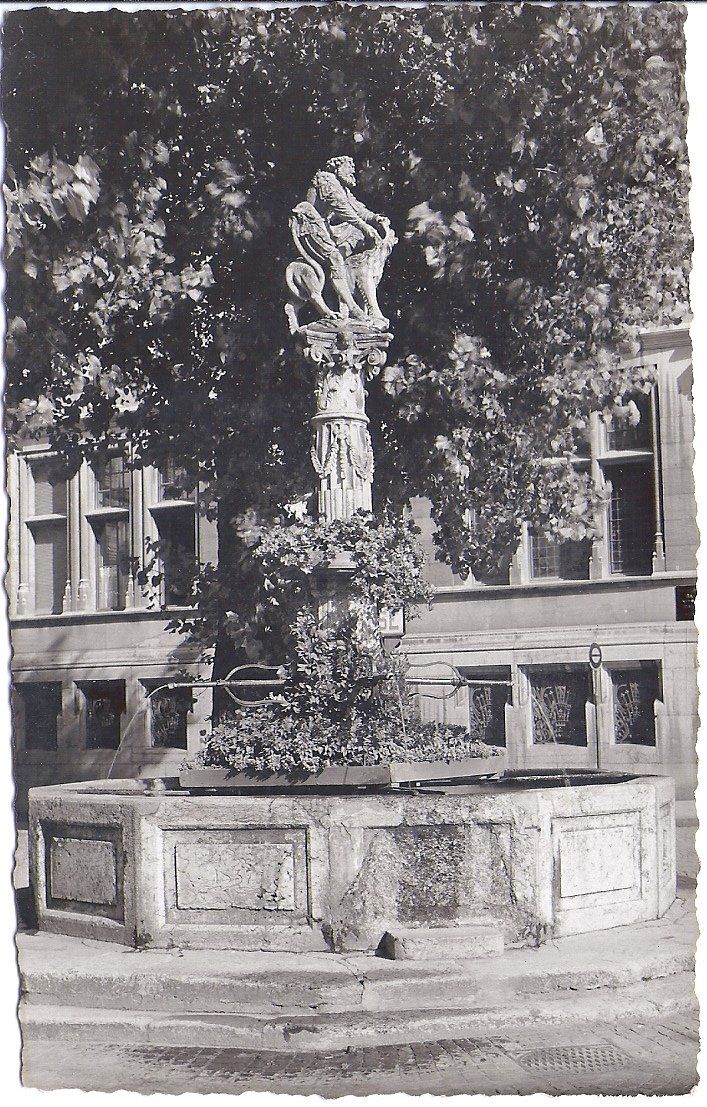 Cartoline postali: FRIBOURG, le fontaine de Samson – Nuovo (secondo la descrizione) da Les Verrières venduto da Scampi0