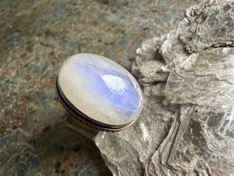 Regenbogen Mondstein Ring mit Ornamenten Silber 925 - G: 56