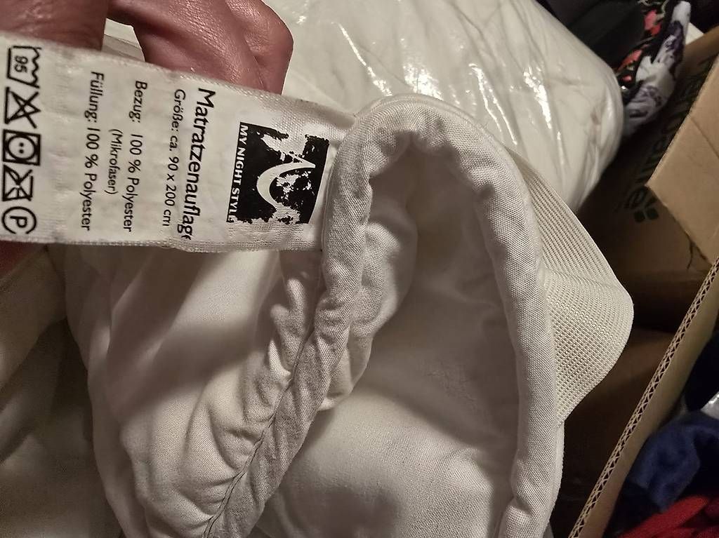 Biancheria da letto: : 2 coprimaterassi 90x200 – Usato da GIORNICO venduto da fra_vz9k