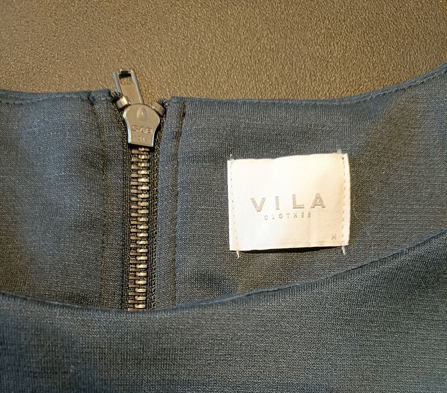Vila Robes: Kleid der Marke Vila – D'occasion à Bergdietikon par Bico01 1