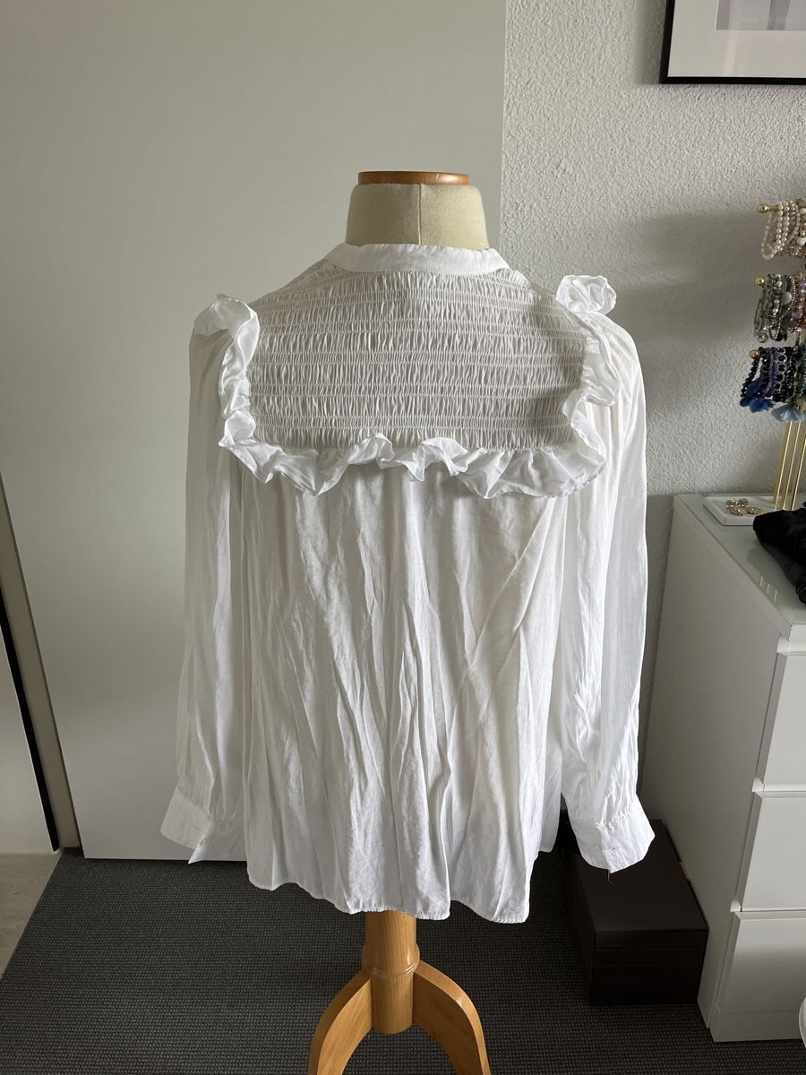 H&M Camicette: Wunderschöne, weisse Bluse mit Rüschen - Sommerbereit! – Usato da Hüttikon venduto da Cschaerer97 1