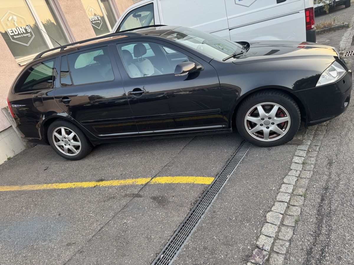 Skoda Automobili: Skoda Octavia combi  – Difettoso da Zollikofen venduto da nha_825x