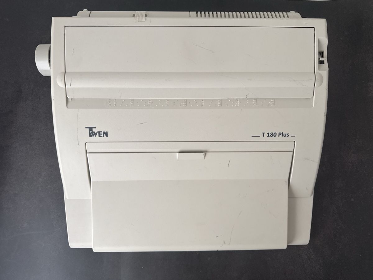 PC: 2 Twen Modell T 180 Plus Typewriter – Usato da Genève venduto da ali_5msd 1