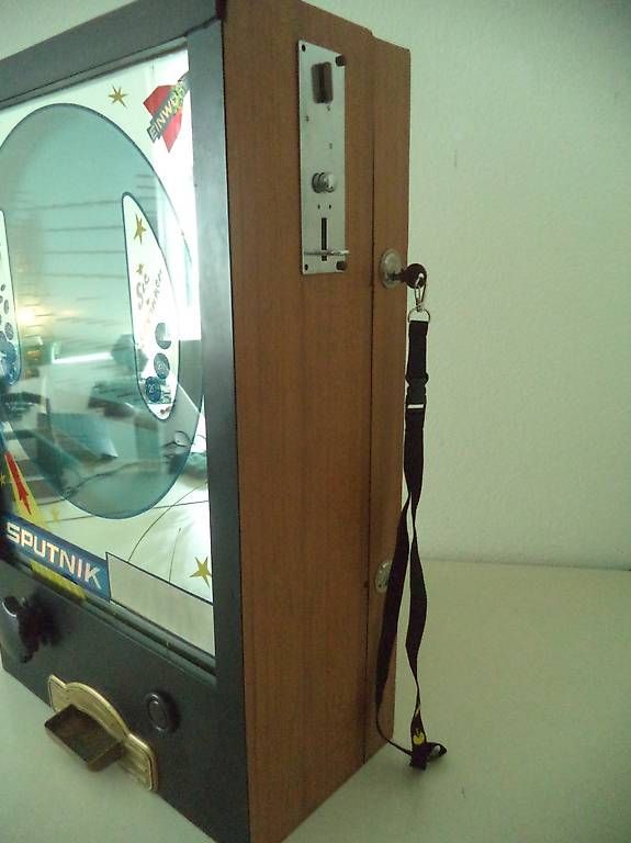 Slot Machine: Geldspielautomat SPUTNIK 1.- Fr. – Usato da Adlikon b. Regensdorf venduto da Max3 1