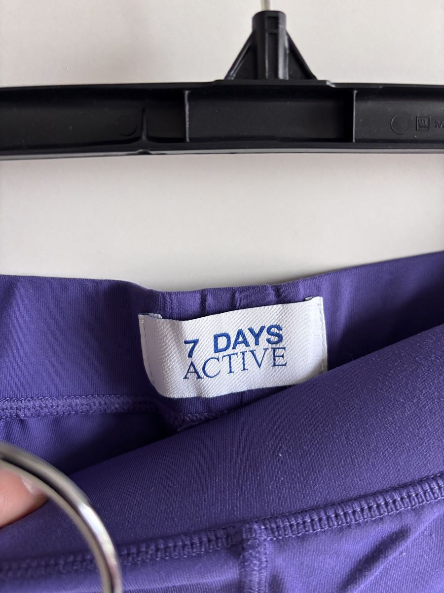 Pantaloni: Biker short + cropped t shirt - 7 days active – Usato da Zürich venduto da Hanna-Hadorn 2