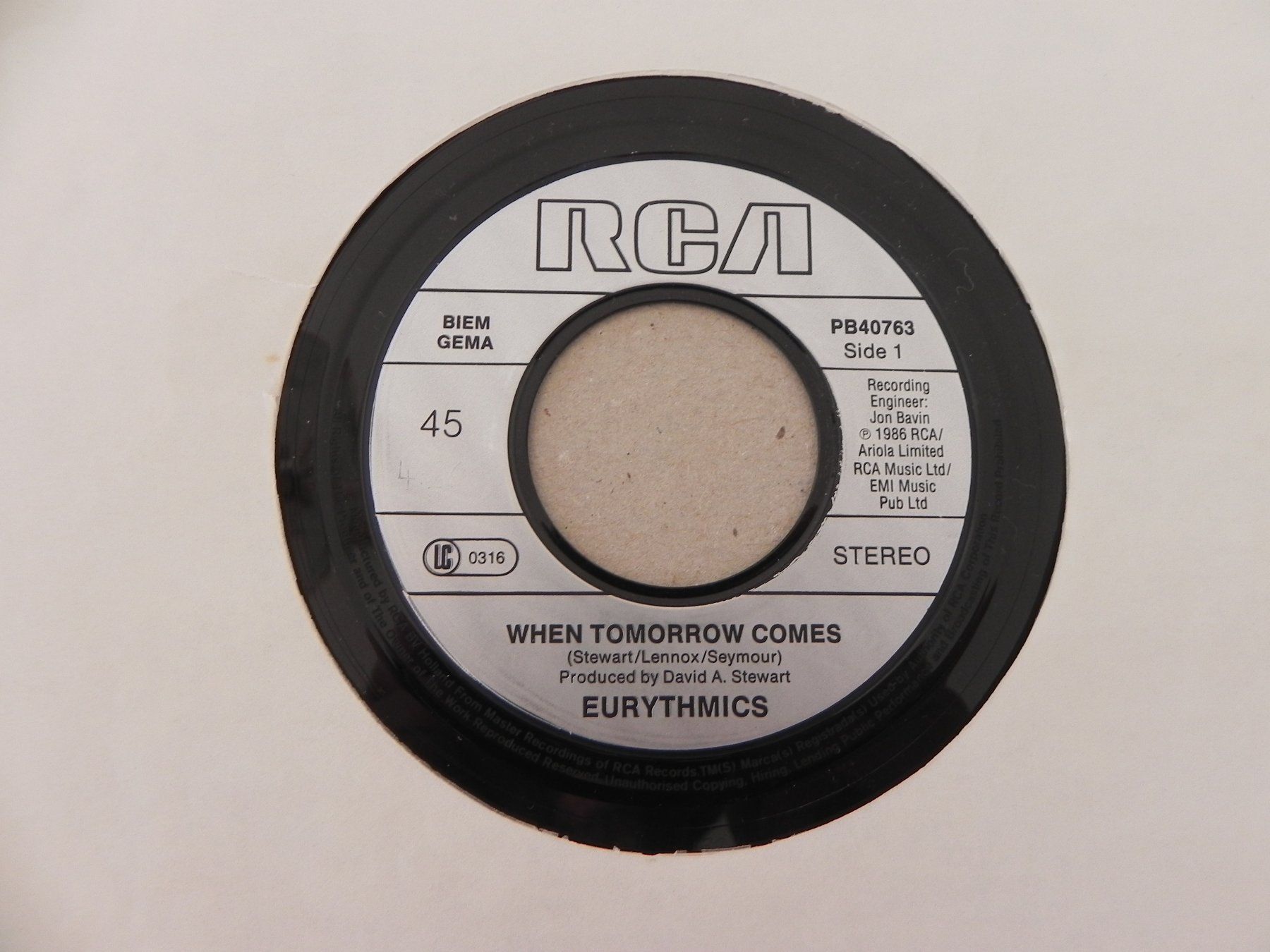 Dischi in vinile: Single brit. Pop Duo Eurythmics 1986 When Tomorrow comes – Usato da Siebnen venduto da krimsie 2