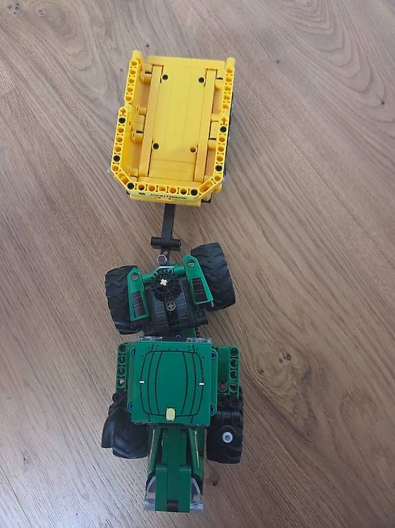 Lego Jouets: Lego Technic John Deere Traktor mit Anhänger – D'occasion à Bad Ragaz par jasmineh 1