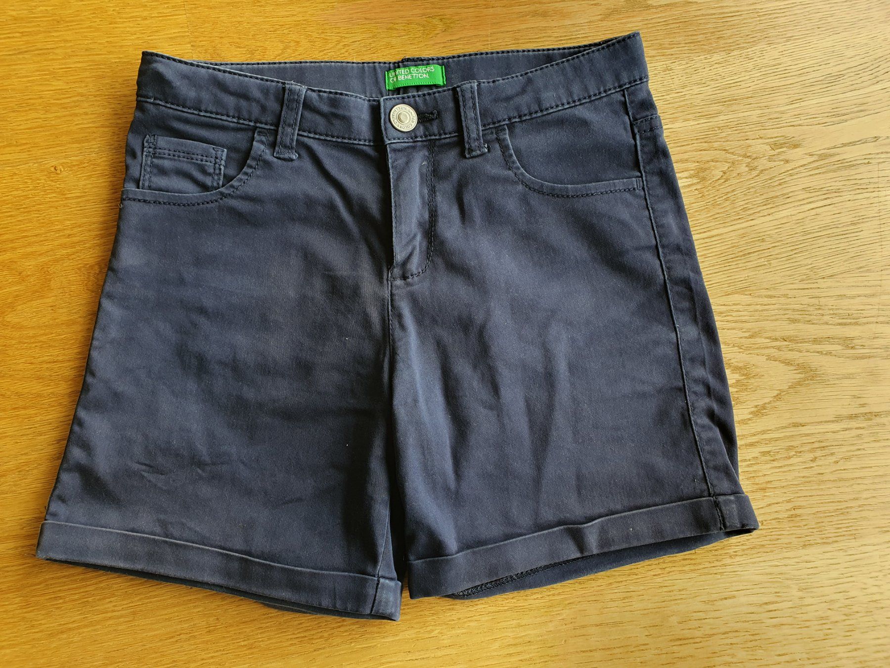 Benetton Pantaloni: Benetton Shorts Gr. 130 – Usato da Villars-sur-Glâne venduto da richardette