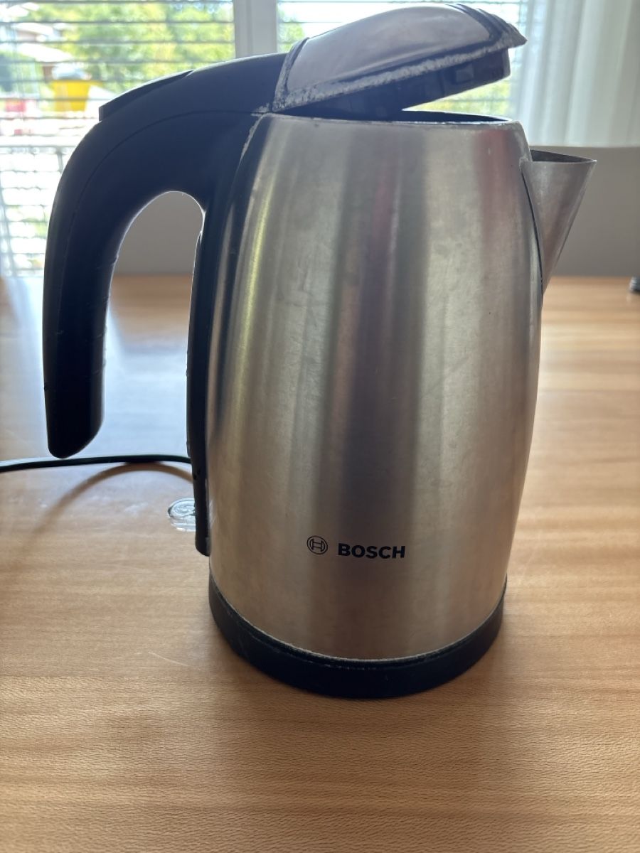 Bosch Bollitori: Wasserkocher Bosch Edelstahl – Usato da Zollikerberg venduto da albatros019