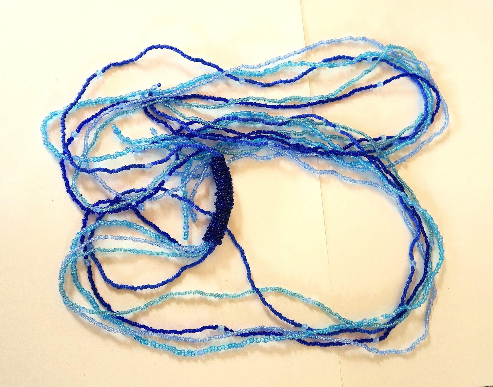 Catenine: Gürtel/Kette Glasperlen 5 Reihen – Usato da Brittnau venduto da marlenestone 5