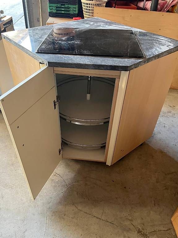 Komplettküchen: Eckmöbel mit Innenrondelle und Glaskeramik – Gebraucht aus Hohenrain von maloo62 1