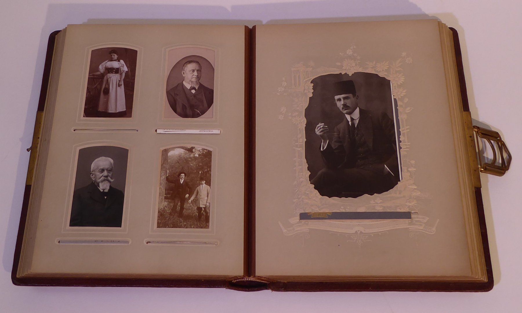 Album: ANTIKES FOTOALBUM – Usato da Bern venduto da blaukreuz-brocki_BE