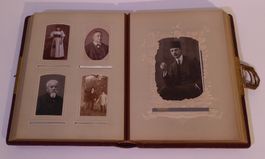ANTIKES FOTOALBUM