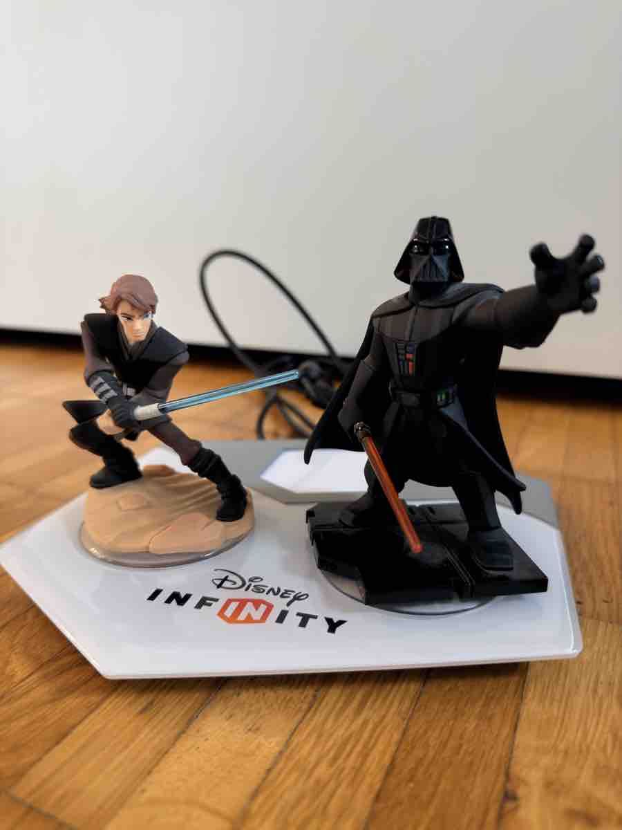 Disney Giochi: Disney Infinity Set Playstation 3 mit Figuren – Usato da Chur venduto da rutzlobo 2