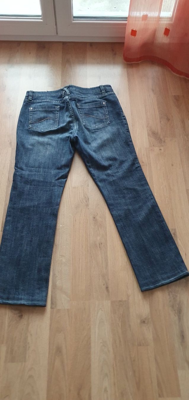 Jeans: 4 Paar Hosen, Gr. 40 – Usato da Wallenwil venduto da Rainbow45 3