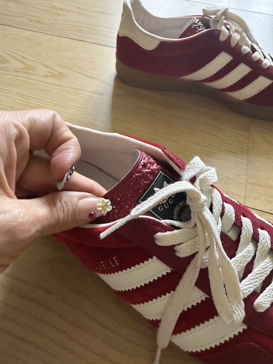 Gucci Chaussures femmes: Gucci Addidas Schuhe – D'occasion à Zürich par cha_y9x8 1