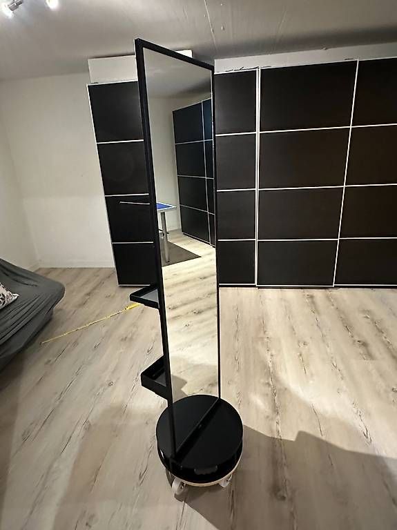 Spiegel: Miroir sur pied pivotant – Gebraucht aus Monnaz von Epicur911