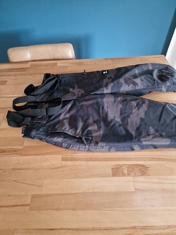 Pantaloni: Skihose Burton Gr. 176 – Usato da St. Gallen venduto da ste_fq9h 1