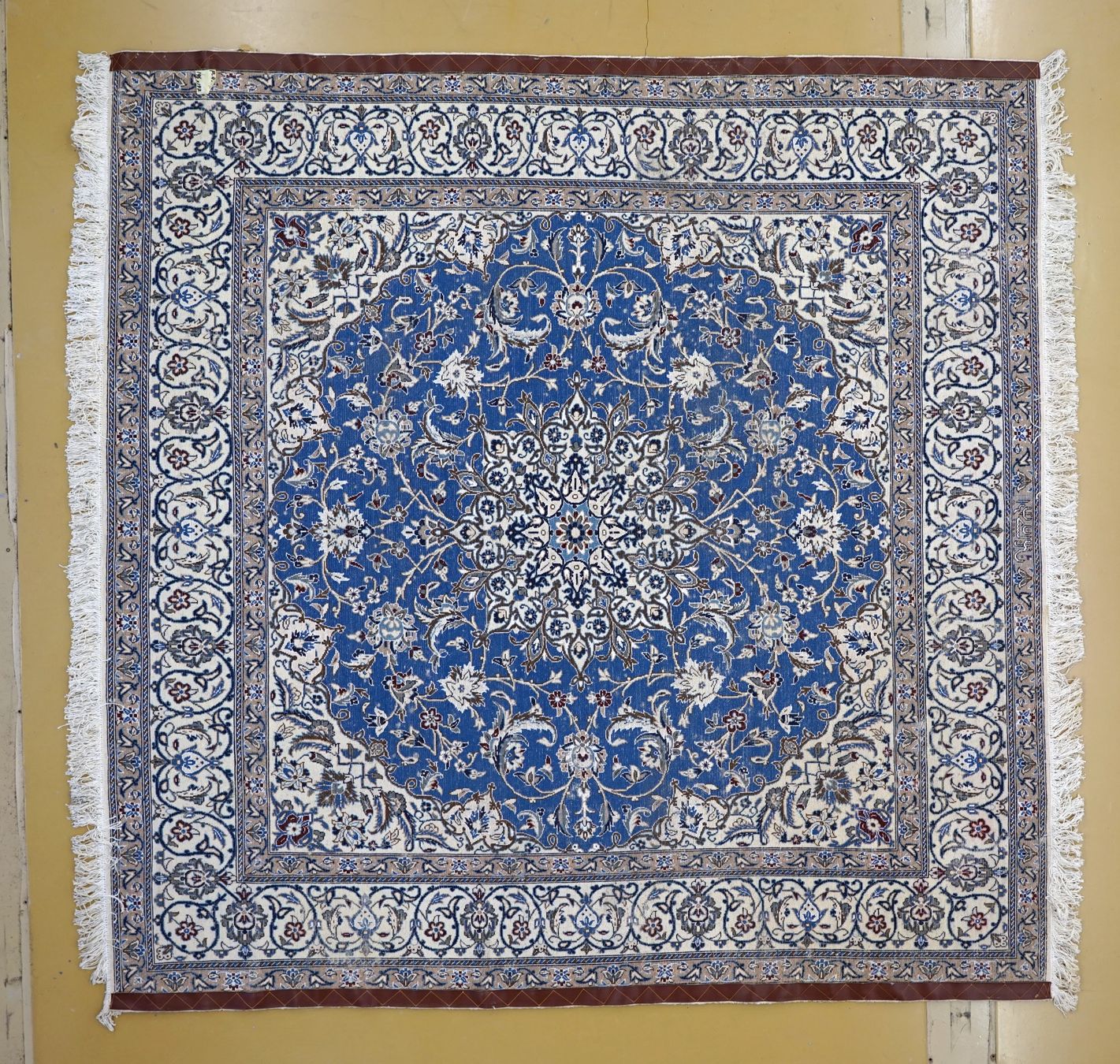Tappeti: Persischer Nain Teppich ca. 2m x 2m, mit Seide, signiert – Usato da Netstal venduto da spaltflo01 1