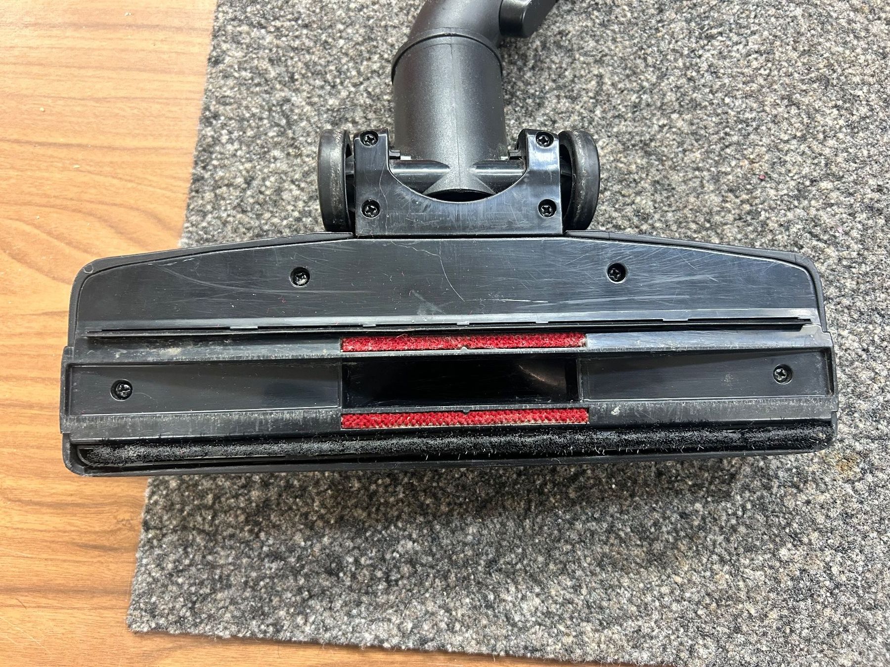Trisa Aspirapolveri & Accessori: Staubsauger Trisa Model T 6683 Rot – Usato da Malters venduto da DPHandel 9