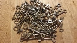 64 Alte  Türschlüssel