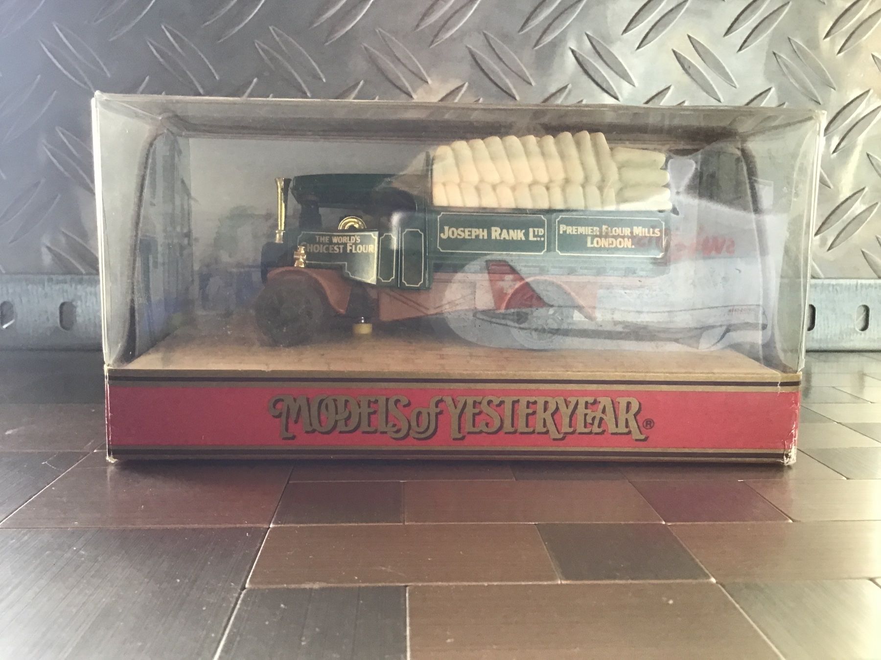 Kit di modellismo & Modellini statici: MODELS OF YESTERYEAR – Usato da Männedorf venduto da Spezial-Modelle 2
