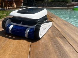 Nettoyeur de piscine Ecovacs Ultramarine P1 sans fil