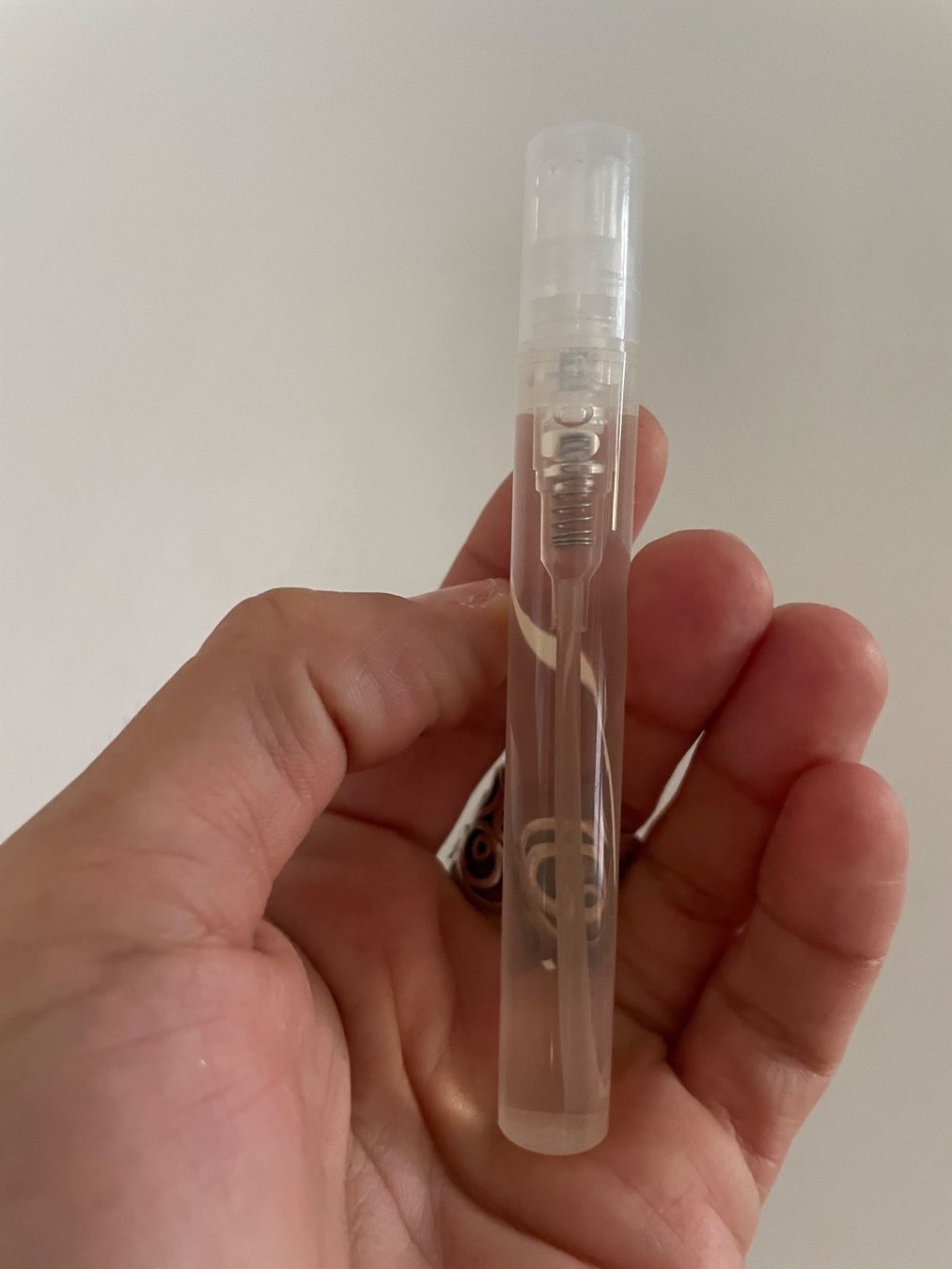Lattafa Profumi & Eau de Toilette: Lattafa Sakeena EDP 5 ml Abfüllung. – Usato da Zürich venduto da deruja 1