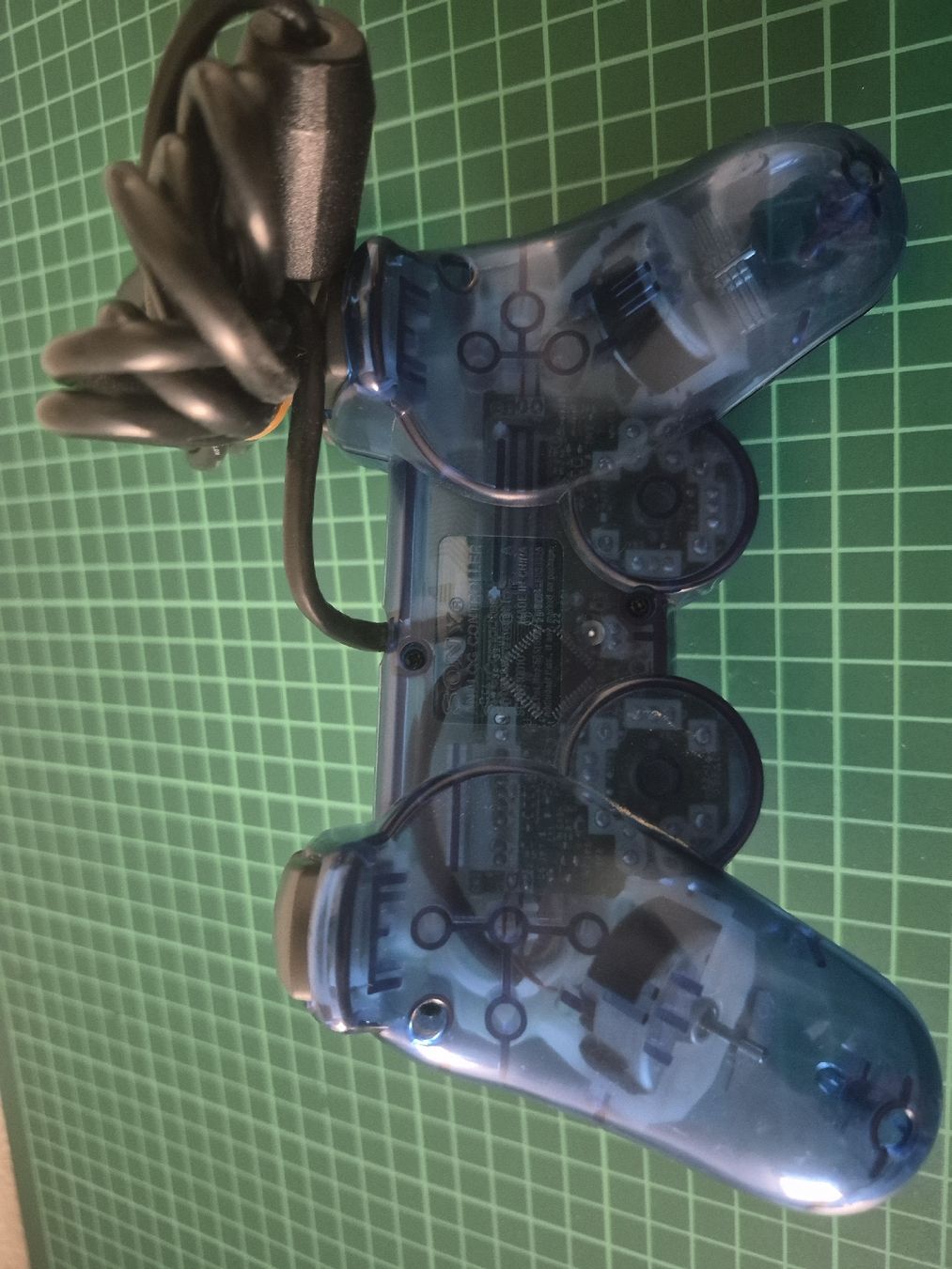 Sony Controller: Blue transparent Sony PlayStation 2 controller  – Usato da Meyrin venduto da Retro-GZ 1