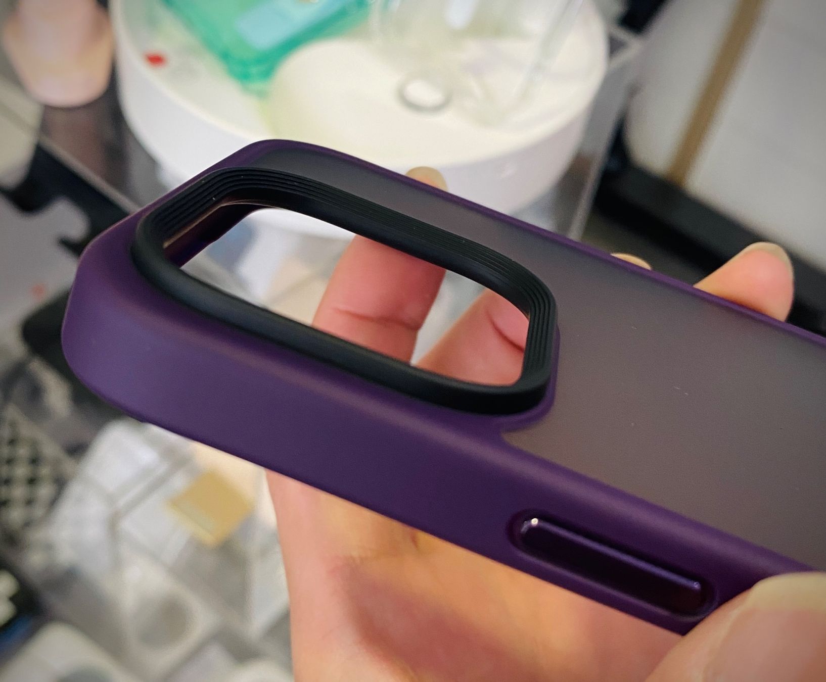 Cover & Protezioni schermo: coque iphone 14 pro/ pro Max cadre violet – Nuovo e nell'imballaggio originale da Morges venduto da DigiAC 3