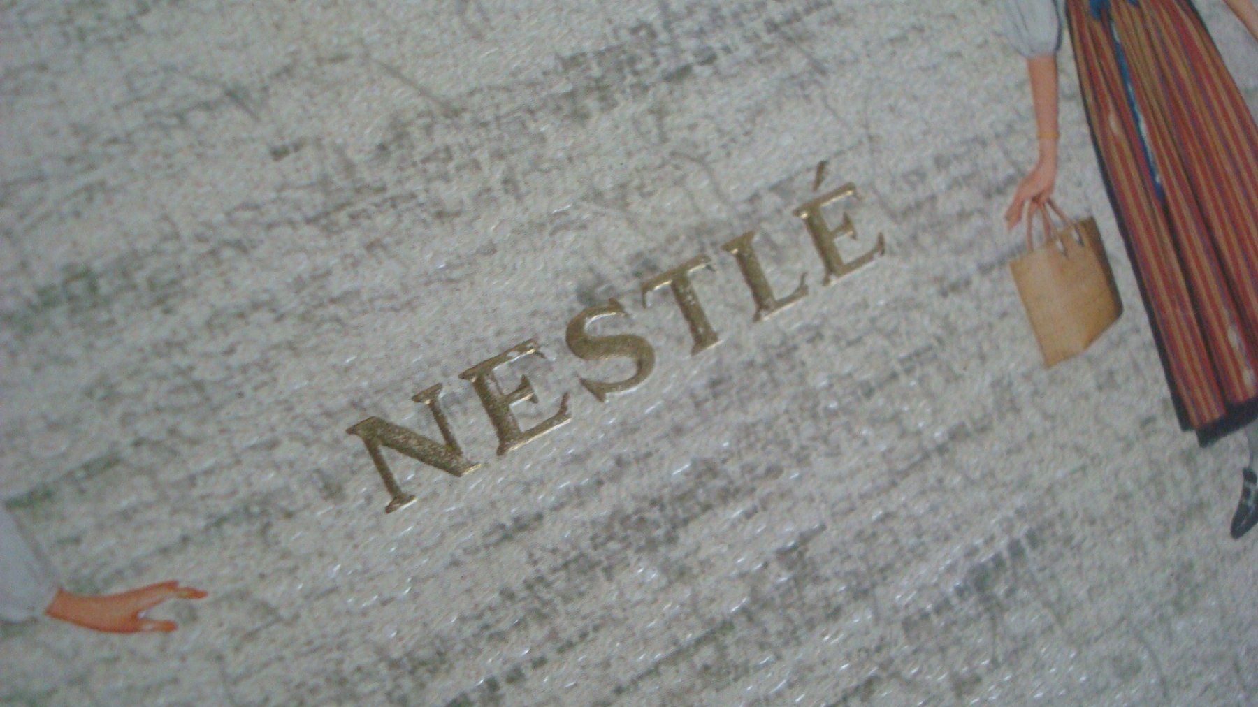 Nestlé Dosen: Antike Geschenkbox (Nestlé) mit Schweizer Trachten – Gebraucht aus Münchenstein von Pesci6 2