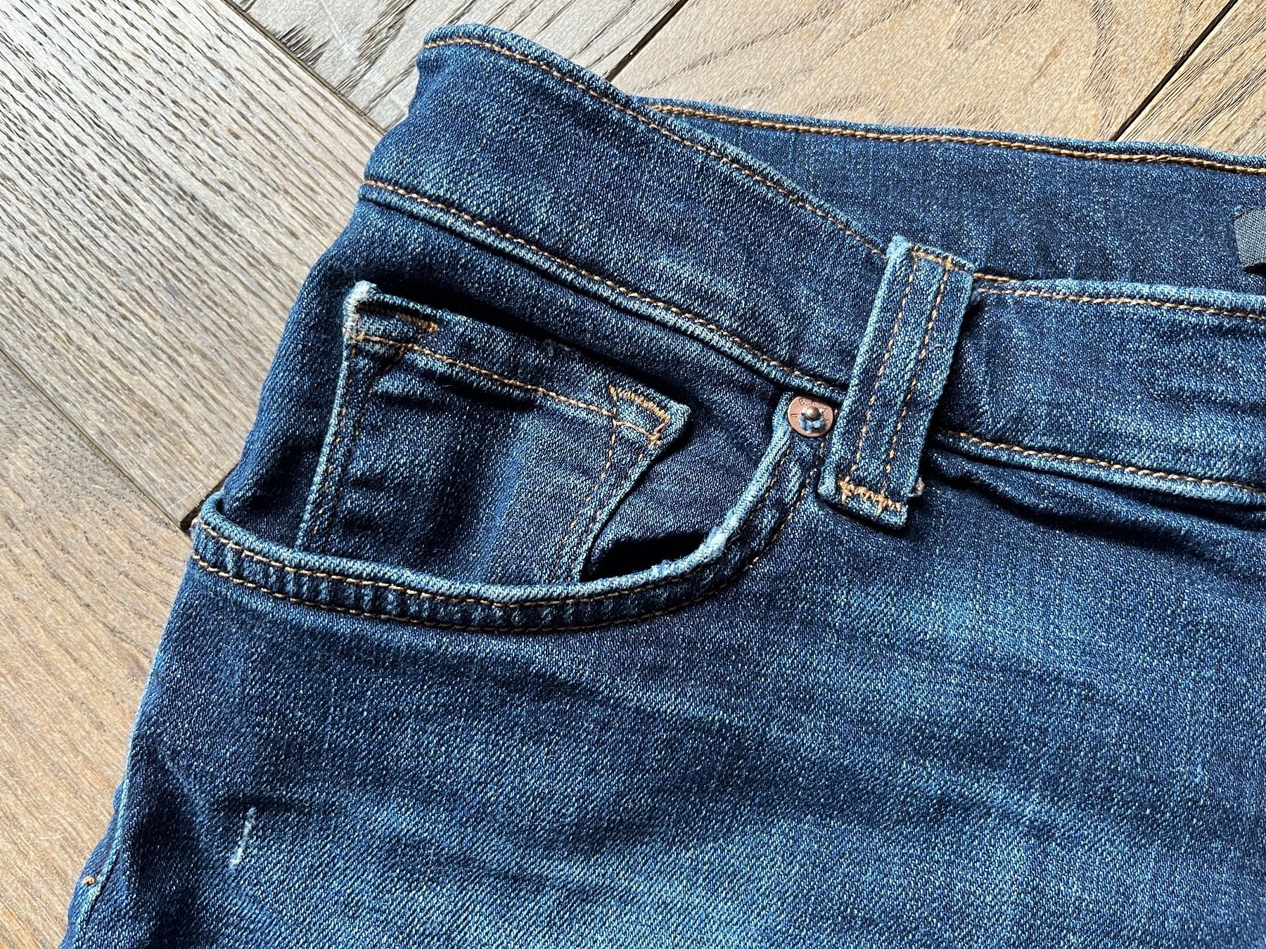 Hosen: J BRAND Cut Off Shorts – Gebraucht aus Zürich von Danielan0 3