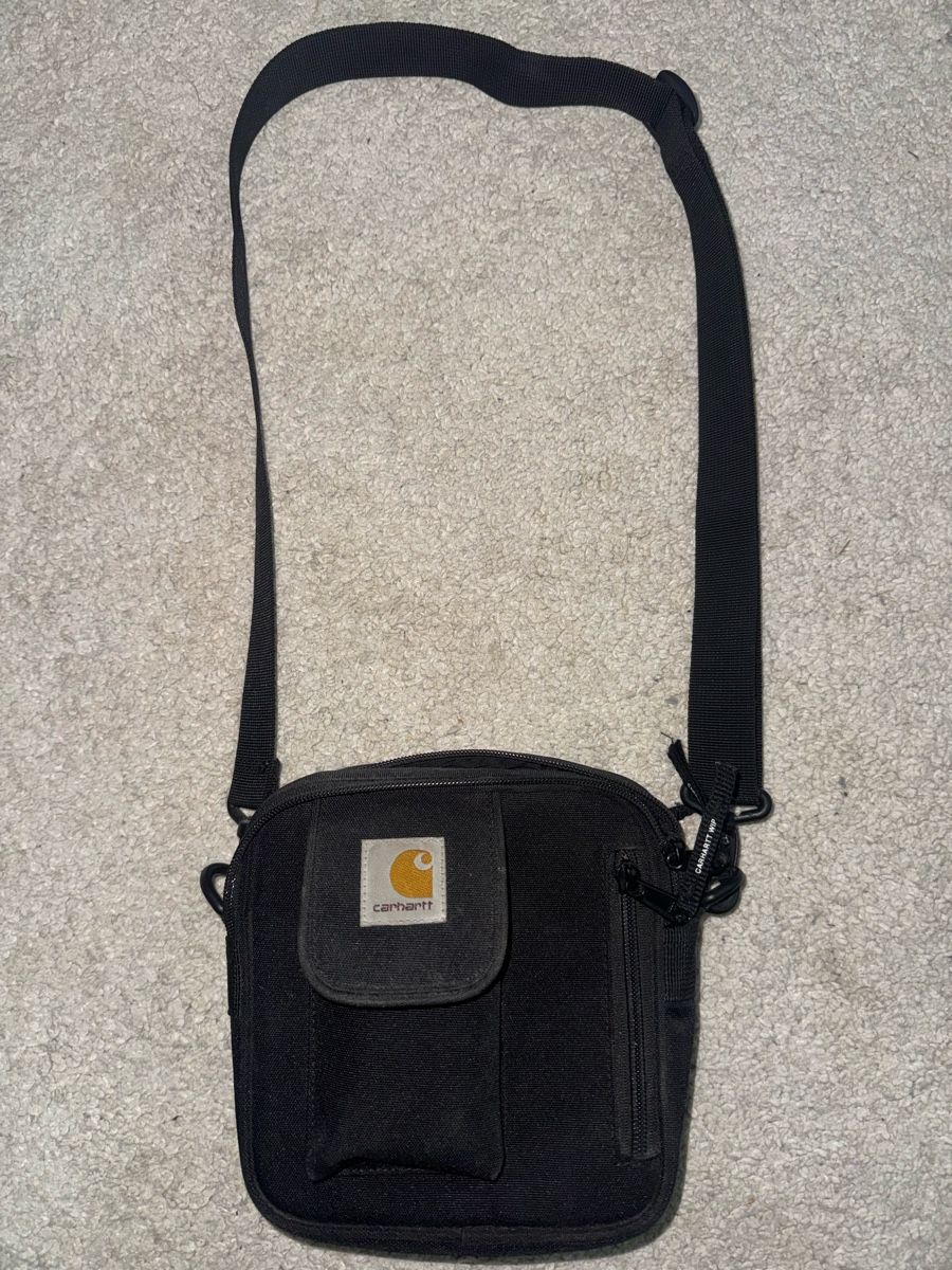Carhartt Taschen: Carhartt Umhängetasche – Gebraucht aus Bülach von timftz
