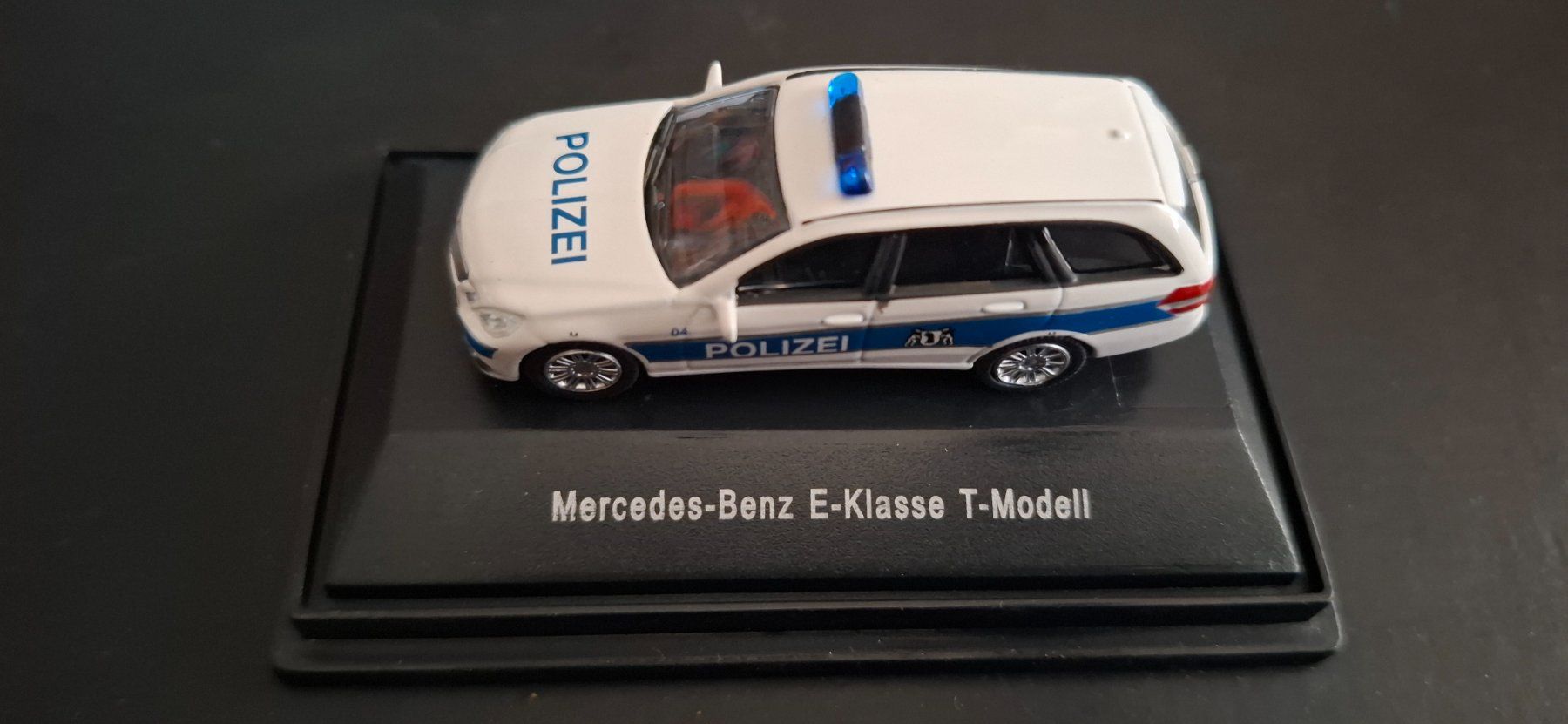 Schuco Modellini di ferrovie: MERCEDES E-Klasse - HO – Nuovo e nell'imballaggio originale da Morges venduto da iljamuromez