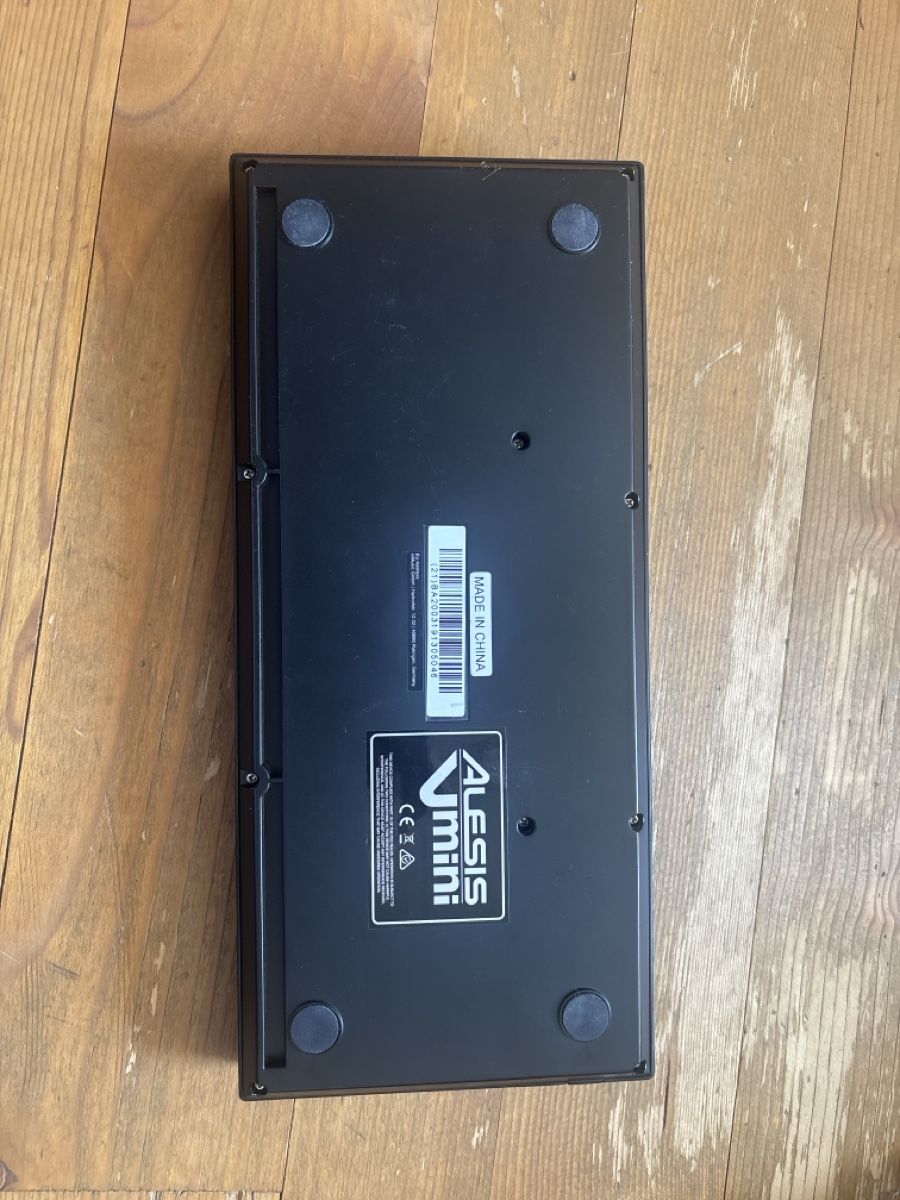 Alesis Strumenti musicali: Midi Keyboard Alesis Vmini – Difettoso da Luven venduto da mat_6gx6 2