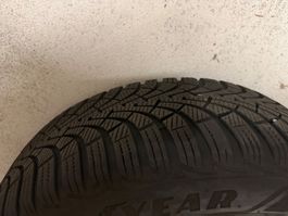 Suzuki Alufelge mit Goodyear 205/60R16 96H+ Sensor