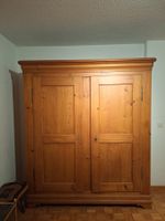 150 Jahre alter Schrank